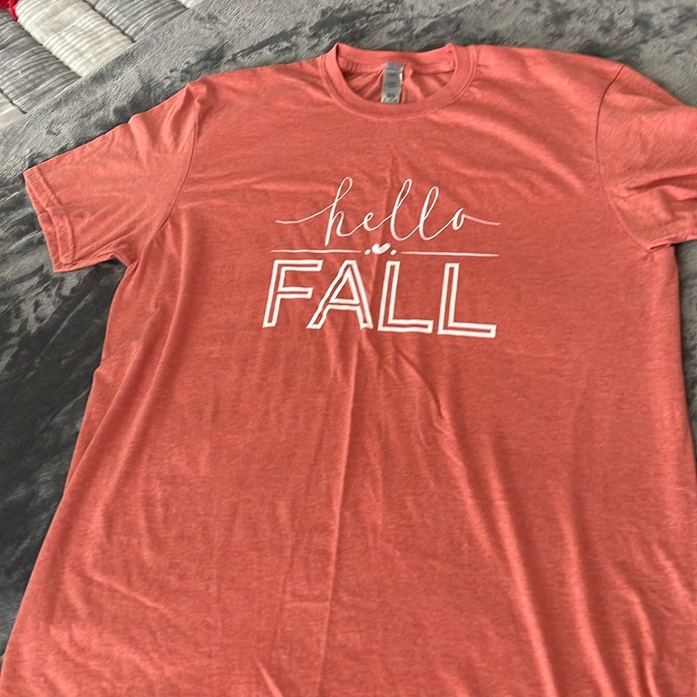 Women’s XL t-shirt, hello fall